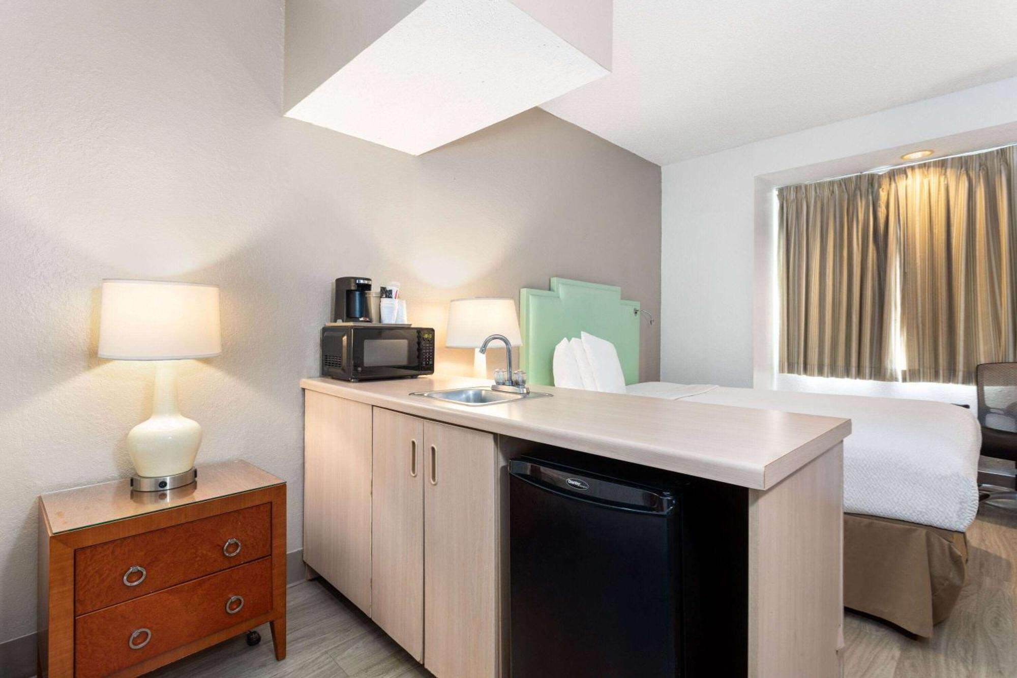 Baymont By Wyndham Orlando-International Dr-Universal Blvd Buitenkant foto